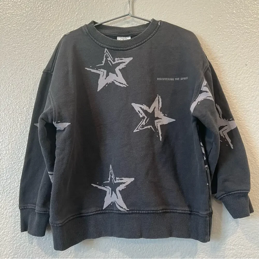 Zara charcoal gray dye star print discovering the space sweatshirt